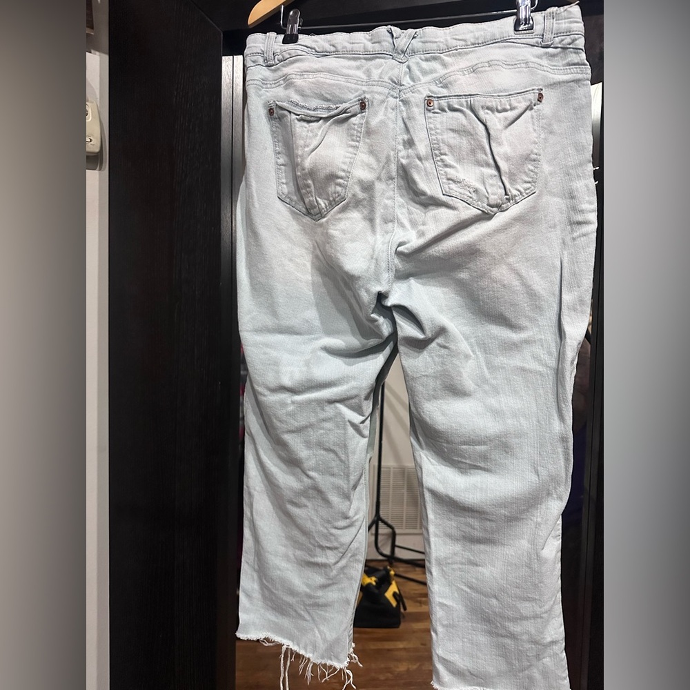 Wit & Wisdom Faded Blue Cropped Jeans - Picture 2 of 3